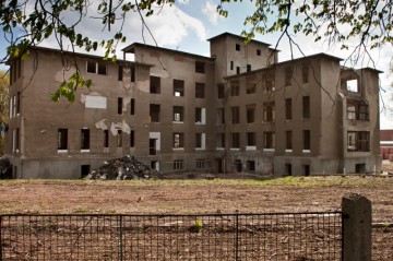 Budova „nové“ nemocnice na počátku stavebních úprav.