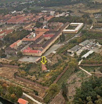 Letecký pohled na prachárnu v bastionu č. 7. Foto: Hynek Gazsi.