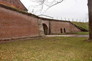 Opravená cihlová zeď kavalíru a bastionu č. 2.