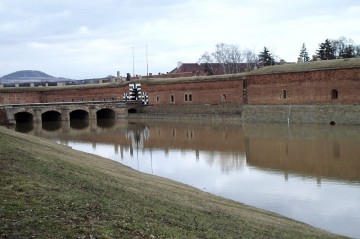 Vzestup hladiny vody se nevyhýbá ani Malé pevnosti Terezín.