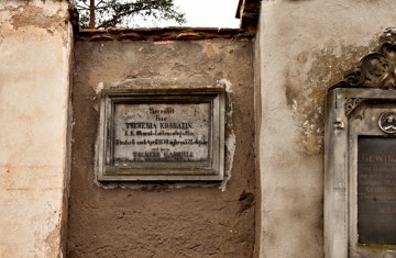 Náhrobní kámen – Theresia Krobatin.
